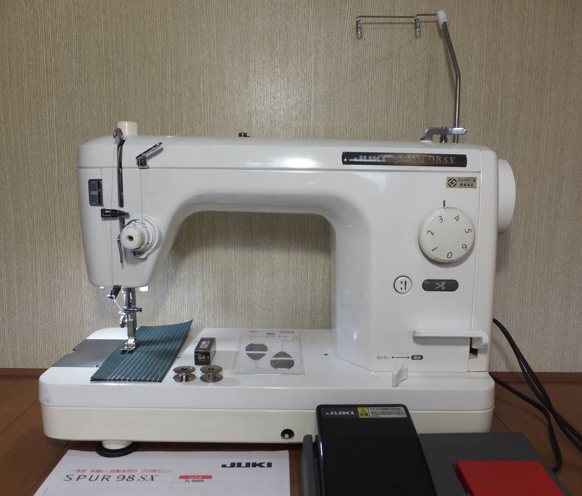 JUKI職業用本縫いミシン　SPUR TL-98SX　希少機種中古品_画像4