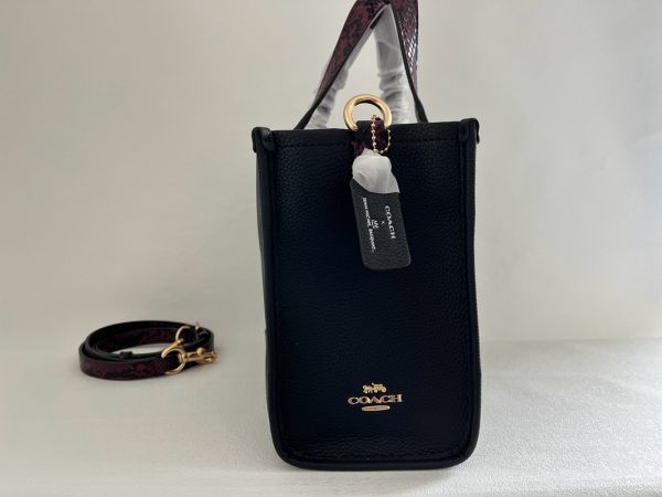 コーチ COACH トートバッグ ハンドバッグ 2WAY レディース ペブルレザー ブラック 保存袋付き 新品未使用_画像4