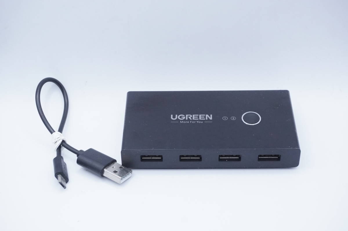 UGREEN　パソコン切替器 　プリンター切替　USB切替　2 In 4 Out　黒　30767 　2入力 → 4出力　切換器　_画像1