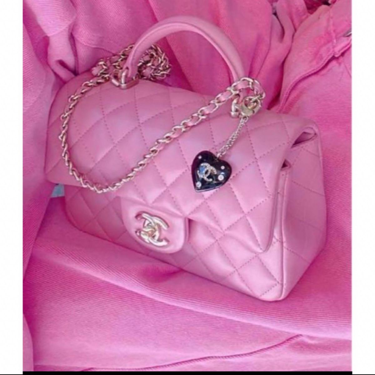 CHANEL シャネル ハート キーホルダー ブラック 黒 ココマーク CHANEL シャネル ハート キーホルダー ブラック 黒 ココマーク