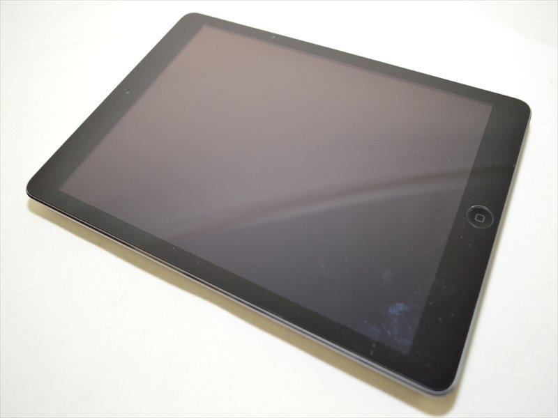 ジャンク Apple iPad Air 第1世代 Wi-Fiモデル 32GB スペースグレイ MD786J/A OS12.5.6 バッテリー劣化あり、起動不可 22054_画像1