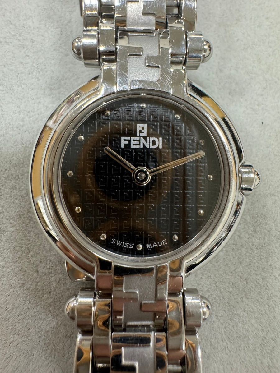 △FENDI フェンディ 750L 腕時計 レディース クォーツ ズッカ柄 ブラック文字盤 (KS12-32)_画像1
