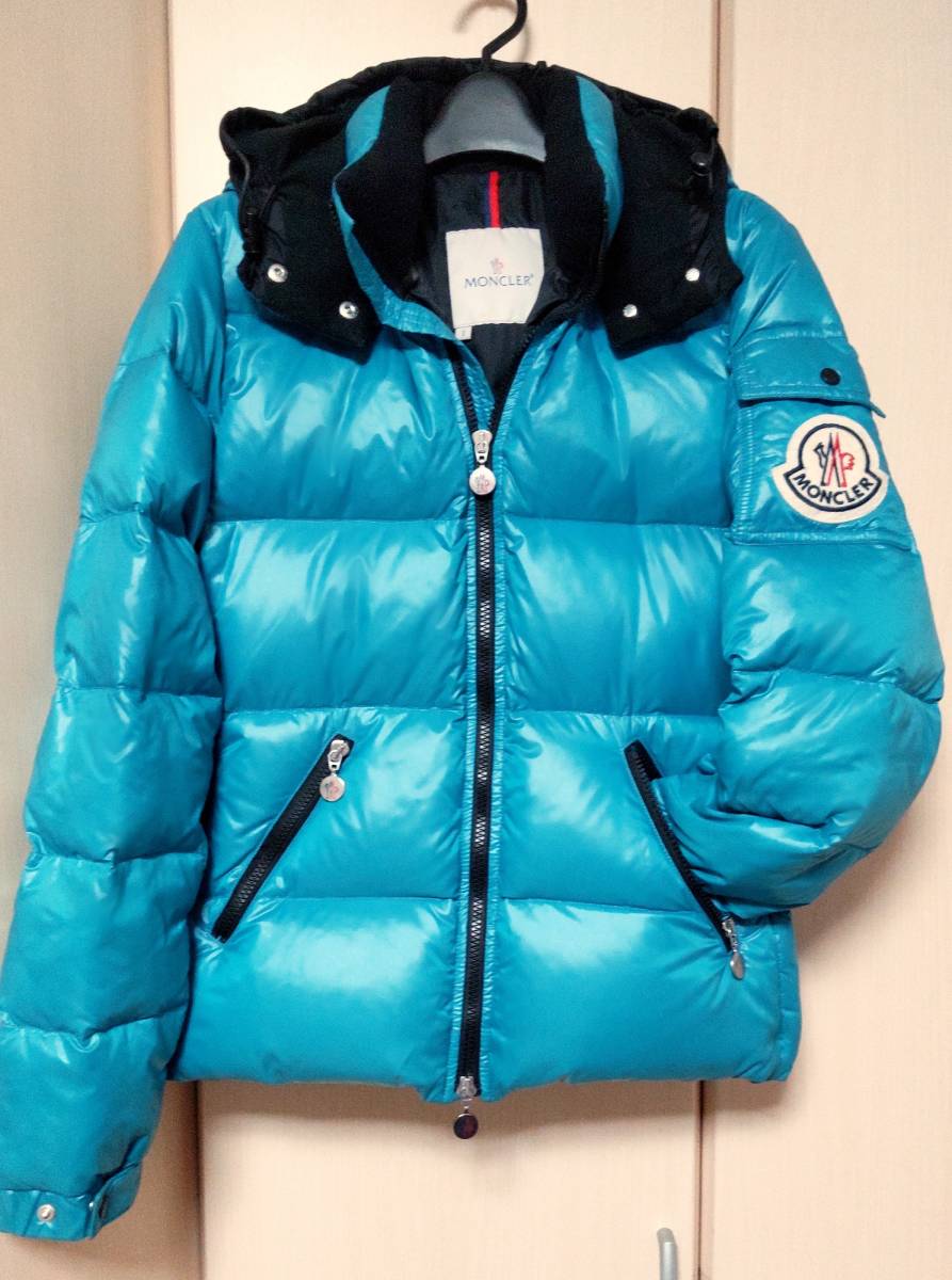 モンクレール MONCLER ダウンジャケット デカワッペン/デカロゴ ショート丈 フード付き ターコイズブルー青 サイズ1 送料無料_画像1