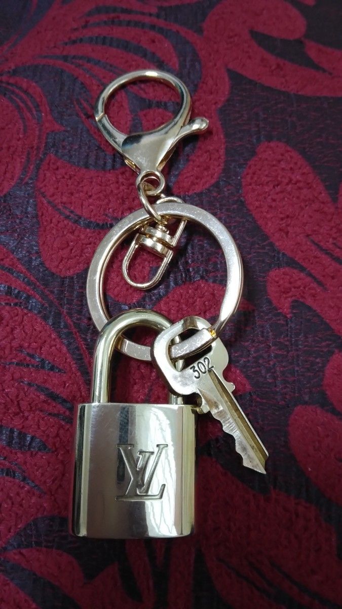 ルイヴィトン302　 パドロック 　カデナ南京錠　鍵付きゴールド色　美品 　キーリング