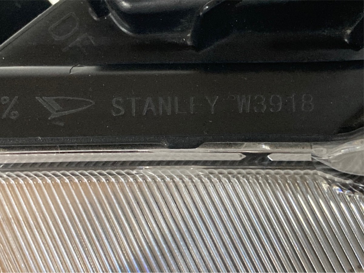 トヨタ 純正 M900A/M910A ルーミー/トール 前期 LED ヘッドライト 左右セット STANLEY W3918 刻印DF バラスト付 棚番LH-838/LH-839_画像7