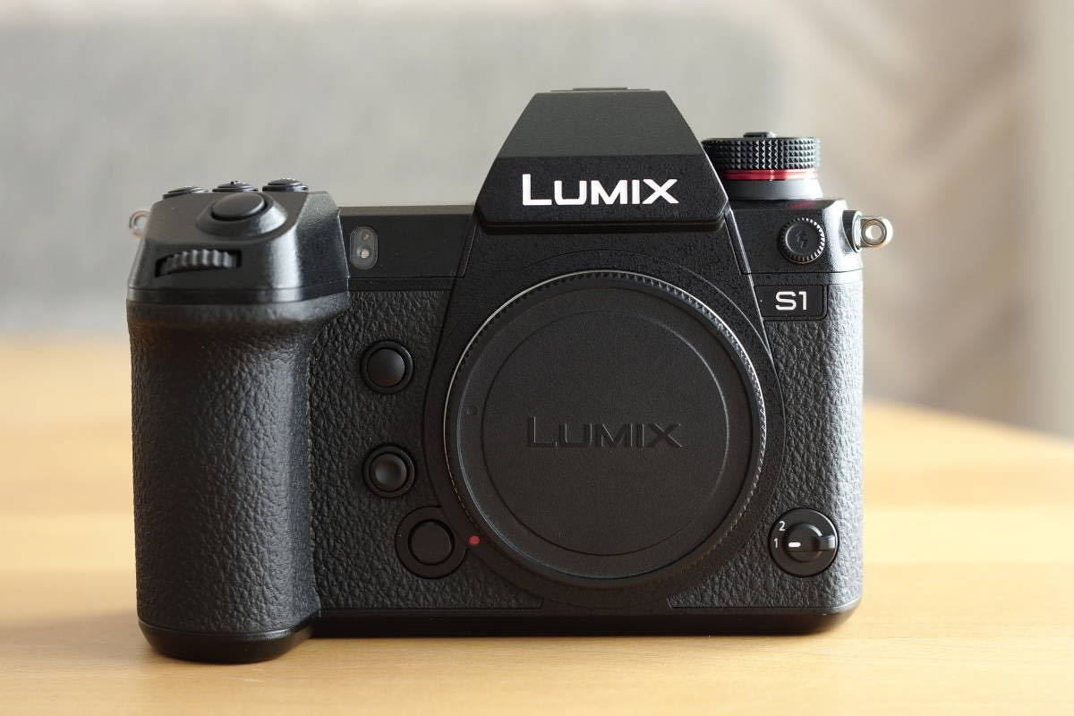 即決 美品 LUMIX DC-S1 有償アップデート適用済み / ショット数 即決 美品 LUMIX DC-S1 有償アップデート適用済み / ショット数