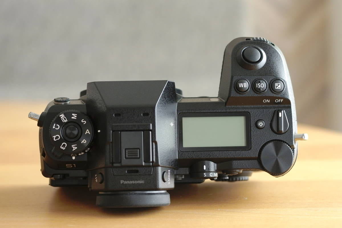 即決 美品 LUMIX DC-S1 有償アップデート適用済み / ショット数 即決 美品 LUMIX DC-S1 有償アップデート適用済み / ショット数