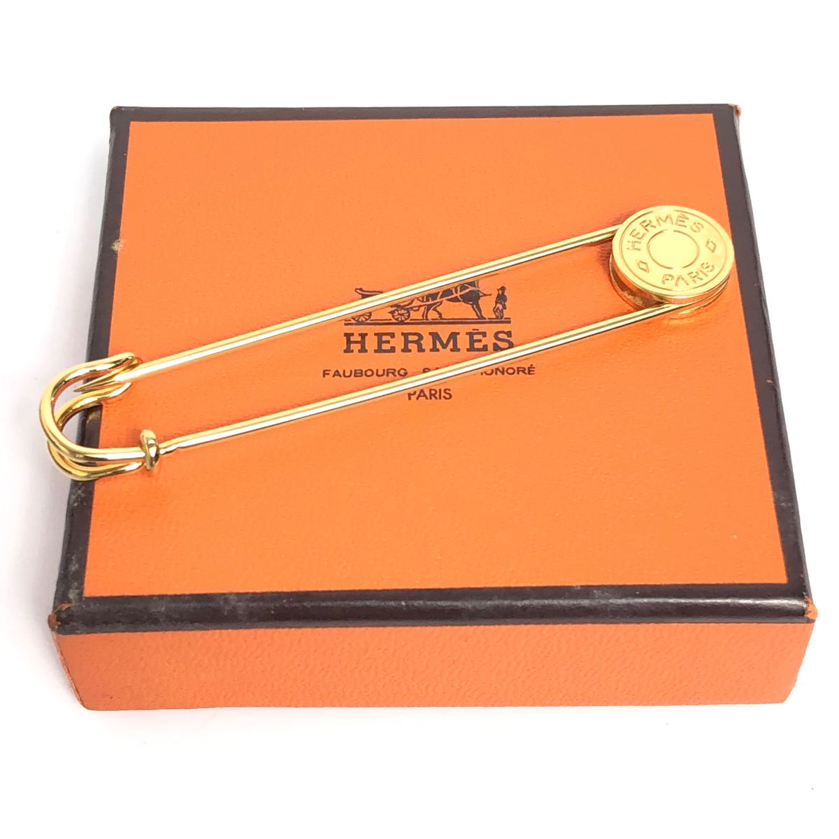 美品】HERMES エルメス ピンブローチ セリエ ゴールドカラー 美品】HERMES エルメス ピンブローチ セリエ ゴールドカラー