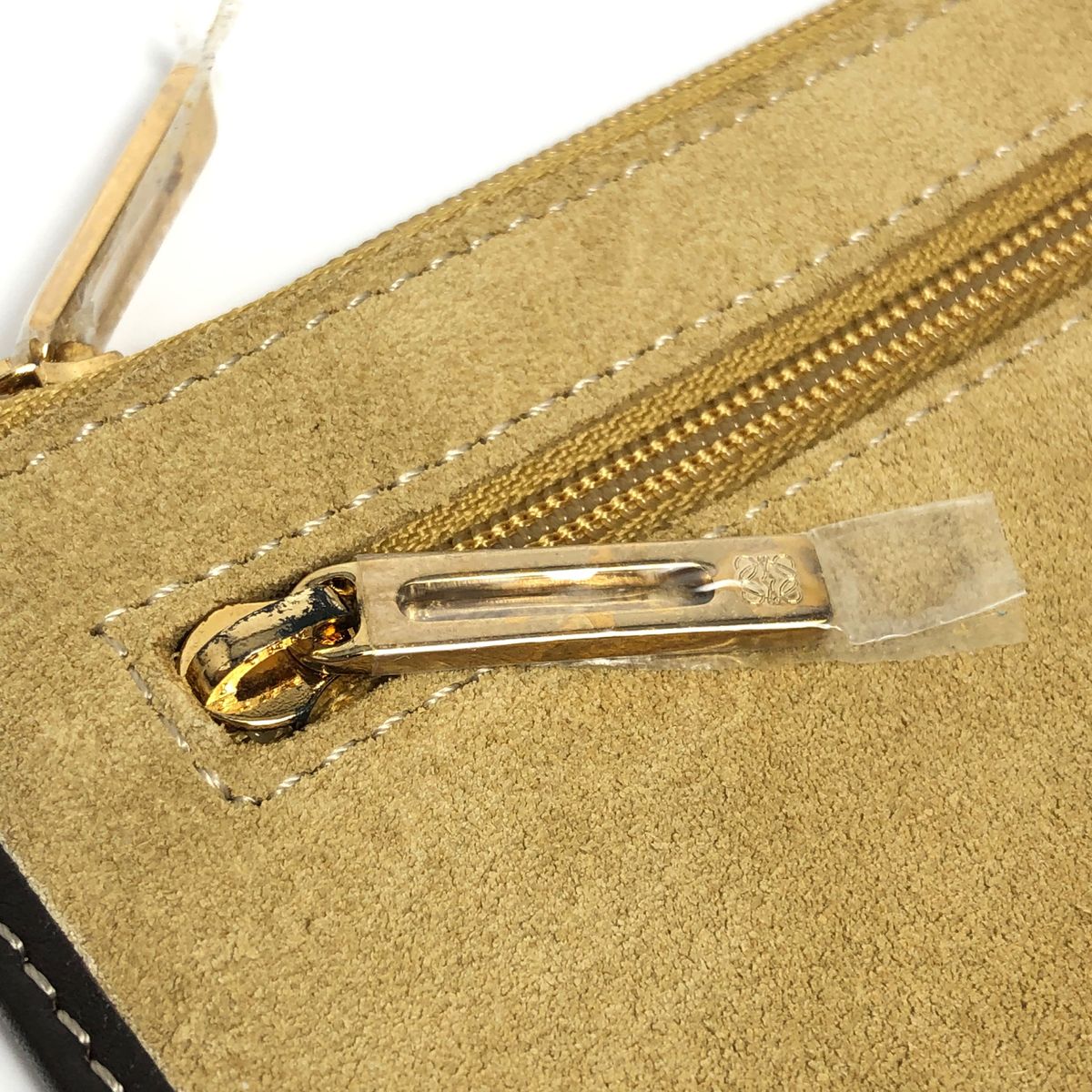 未使用保管品】LOEWE ロエベ ポーチ スエード ベージュ 未使用保管品】LOEWE ロエベ ポーチ スエード ベージュ