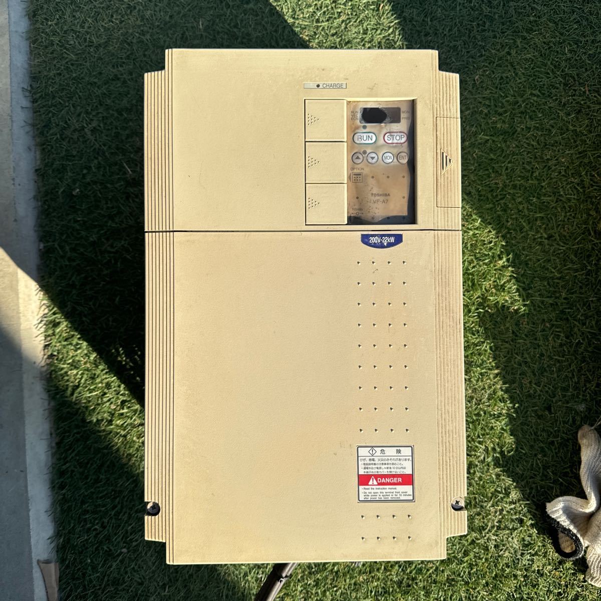 3M175 TOSHIBA東芝インバーター VF-A7 VFA7-2220P(7) テスト済み 3M175 TOSHIBA東芝インバーター VF-A7 VFA7-2220P(7) テスト済み