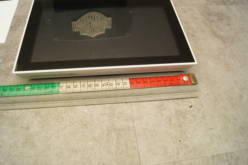 ハーレー　デジタルサイネージスタンド＋10インチ液晶モニター（グリーンハウス　GH-EP10B-WH)　　370×300mm_画像2