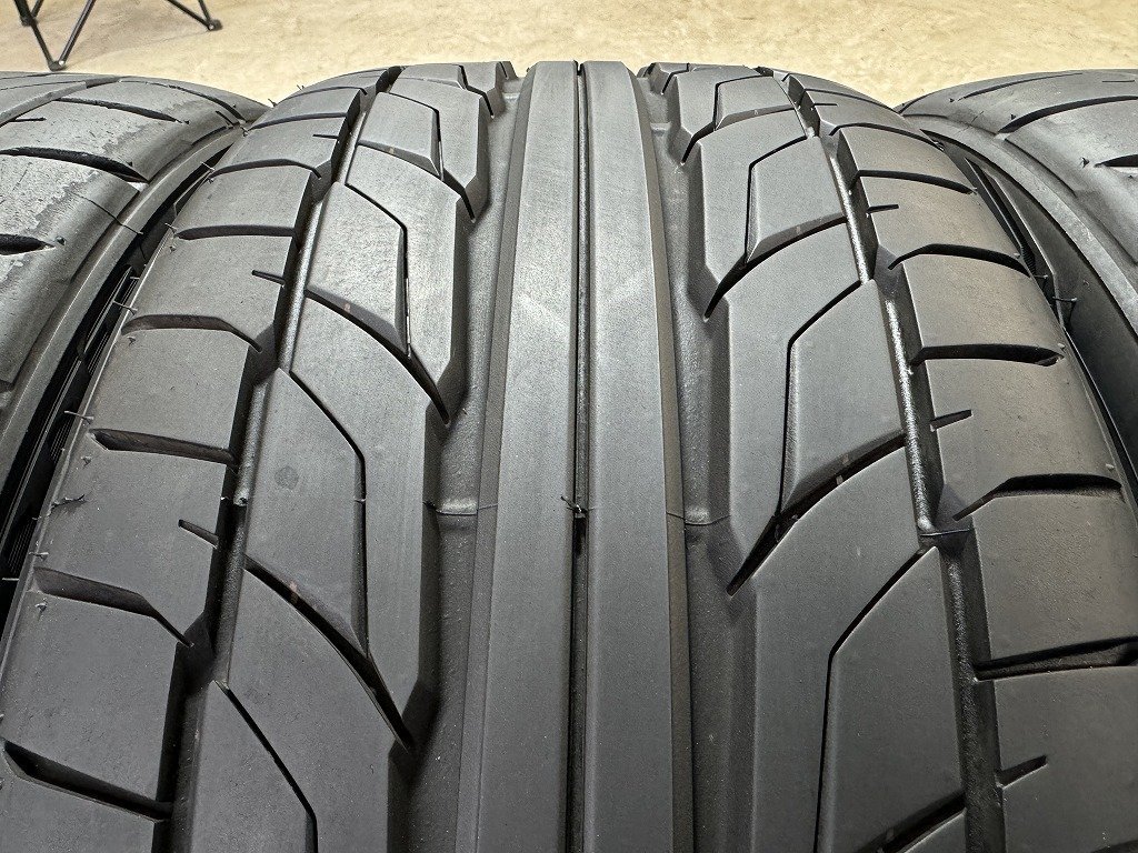 送料無料 4本 2022年製造 溝多い NITTO ニットー NT555G2 225/35R20 パンク無し ノア ヴォクシー ステップワゴン 個人宅不可 営業所止めOK_画像4