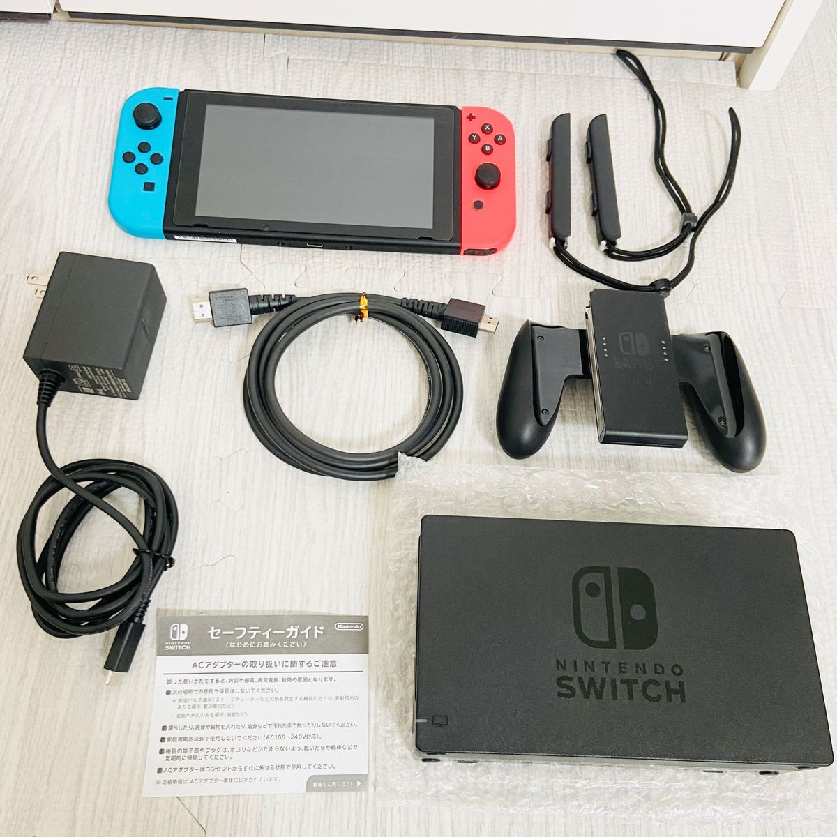 【未使用に近い】2022年モデル　NINTENDO SWITCH 本体