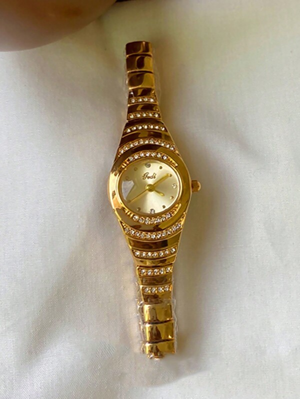 腕時計 レディース クォーツ 1個 ラインストーンエレガントな女性 腕時計ケバケバオーバルケースステンレス鋼ポインタークォーツアナ_画像1