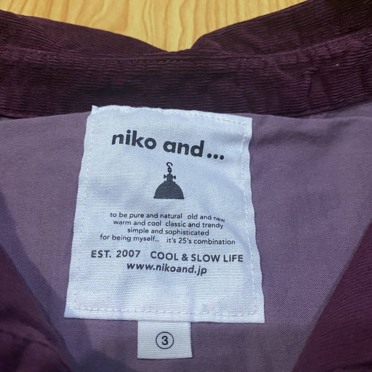 即決・niko and...・ニコアンドの非常に細畝のコーデュロイシャツ・ビッグサイズ・ドロップショルダー・３（M)・濃いボルドーの画像4