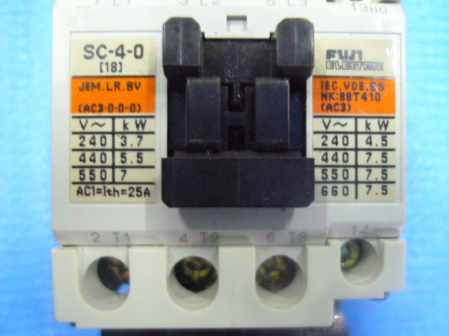 中古現状渡品 FUJI ELECTRIC 電磁開閉器 SC-4-0[18]＋サーマル TR-5-1N (12～18A) コイル電圧AC200～220V コイルサージ吸収ユニット SZ-Z2_画像2