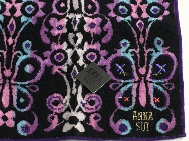 【ANNA SUI】（NO.1864）アナスイ タオルハンカチ　黒×紫系　蝶々＆花柄　未使用　25cm_画像2