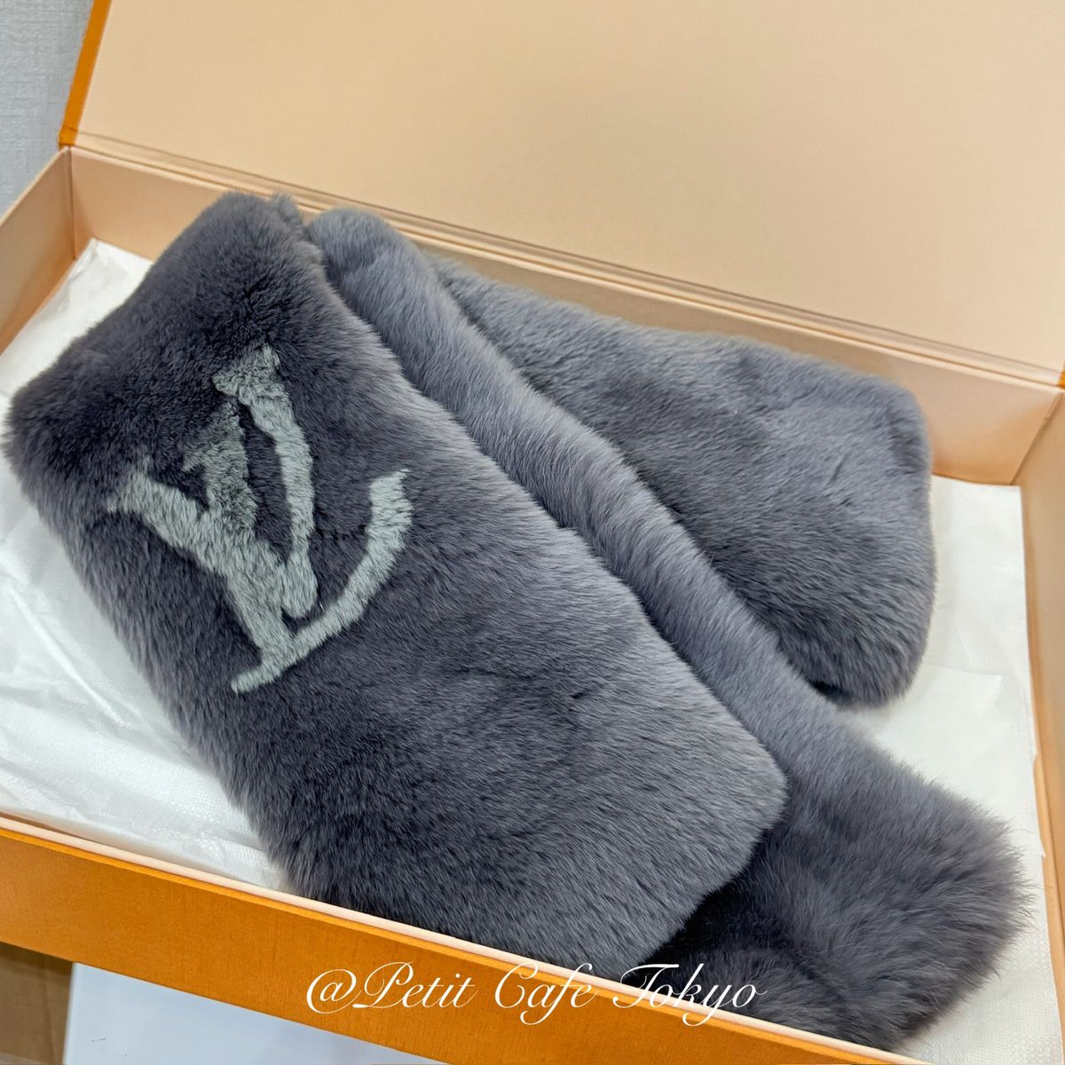 未使用品】ルイヴィトン ラパンファー アナウサギ エシャルプ 未使用品】ルイヴィトン ラパンファー アナウサギ エシャルプ