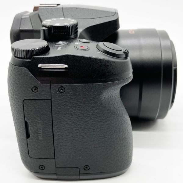 元箱付きで■ほぼ新品■ PANASONIC デジタルカメラ DMC-FZ300 ブラック_画像8