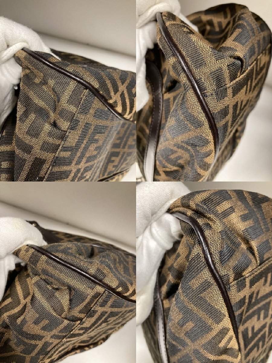 ★【中古良品】FENDI フェンディ ズッカ柄　ロゴチャーム付き ハンド トート バッグ / ゴールド金具 / レザー キャンバス_画像7