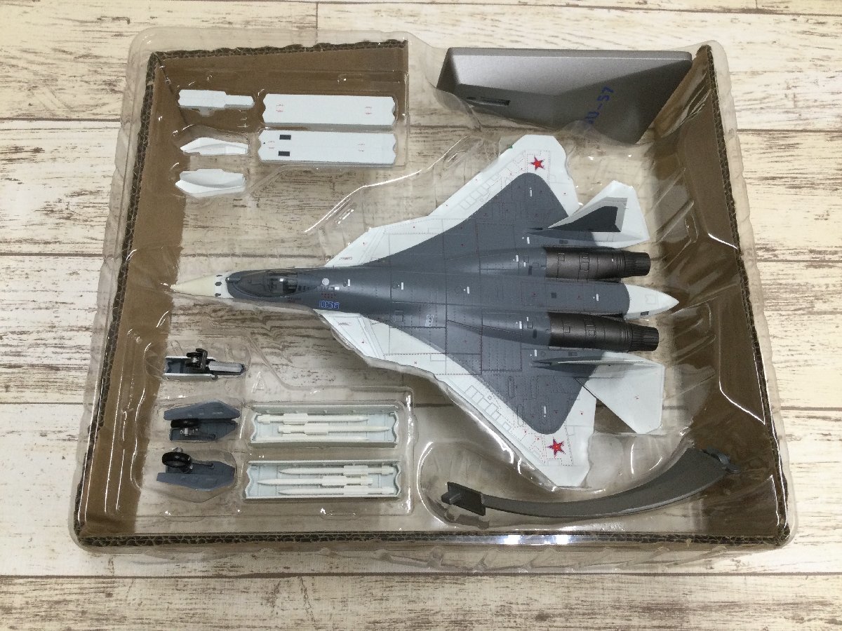 072B Air Force 1 1/72 ロシア空軍 多用途戦闘機 Su-57/T-50 試作6号機 【中古】_画像6