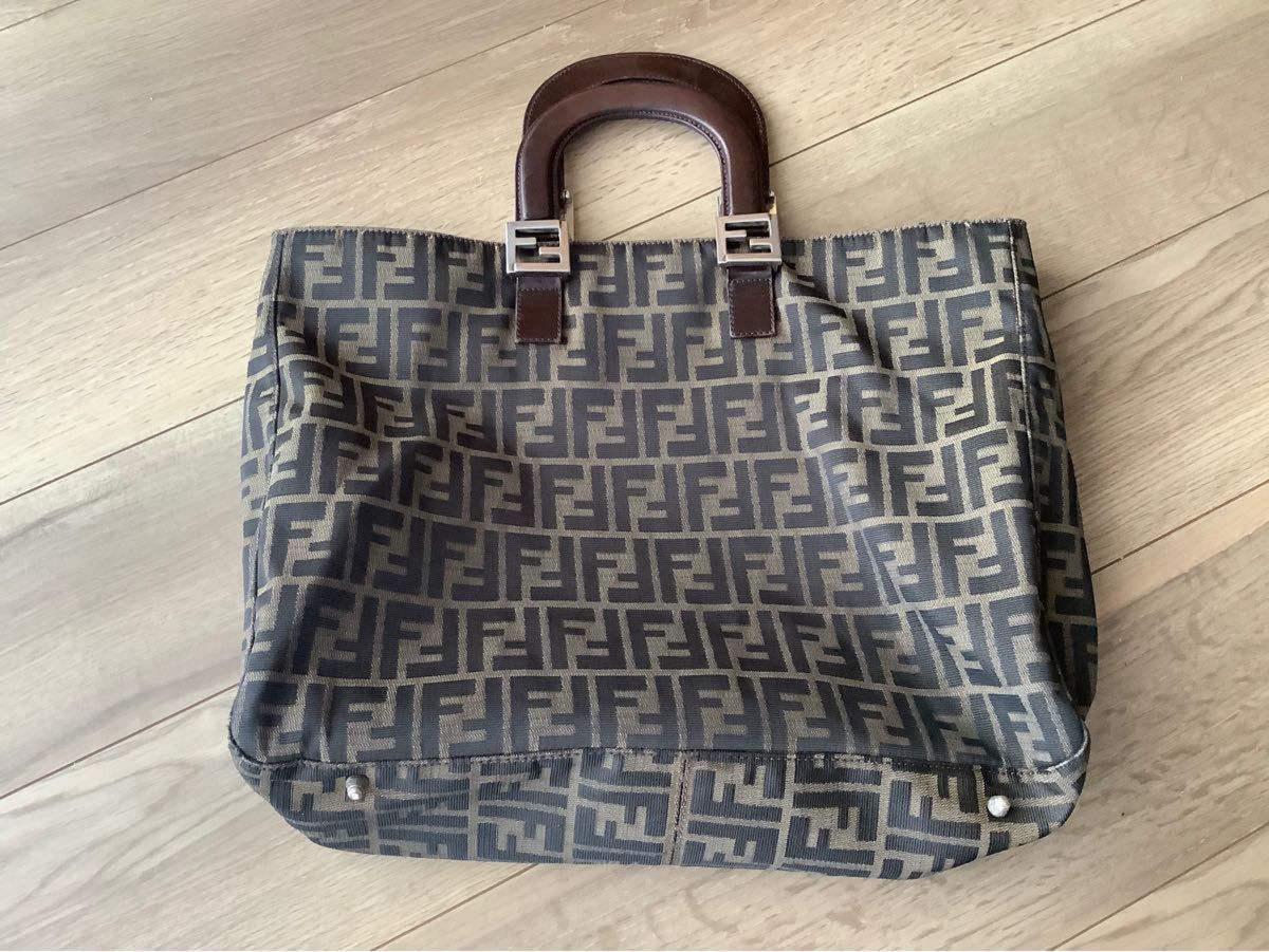 FENDI ズッカ柄 トートバッグ フェンディ ズッカ|Yahoo!フリマ FENDI ズッカ柄 トートバッグ フェンディ ズッカ|Yahoo!フリマ