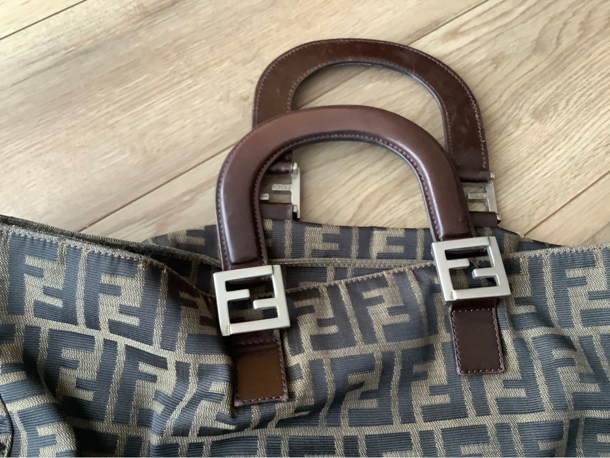 FENDI ズッカ柄 トートバッグ フェンディ ズッカ|Yahoo!フリマ FENDI ズッカ柄 トートバッグ フェンディ ズッカ|Yahoo!フリマ