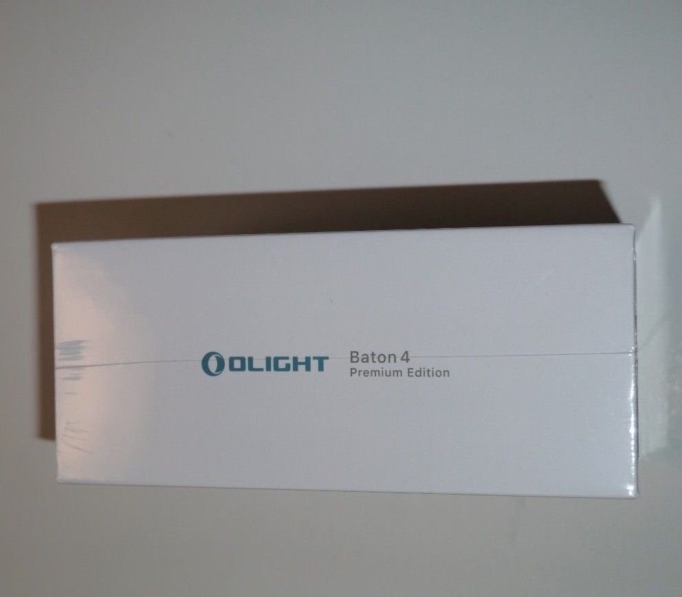 【新品未開封品】OLIGHT オーライト　Baton 4 Premium Edition リーガルブルー ワイヤレス充電ケース