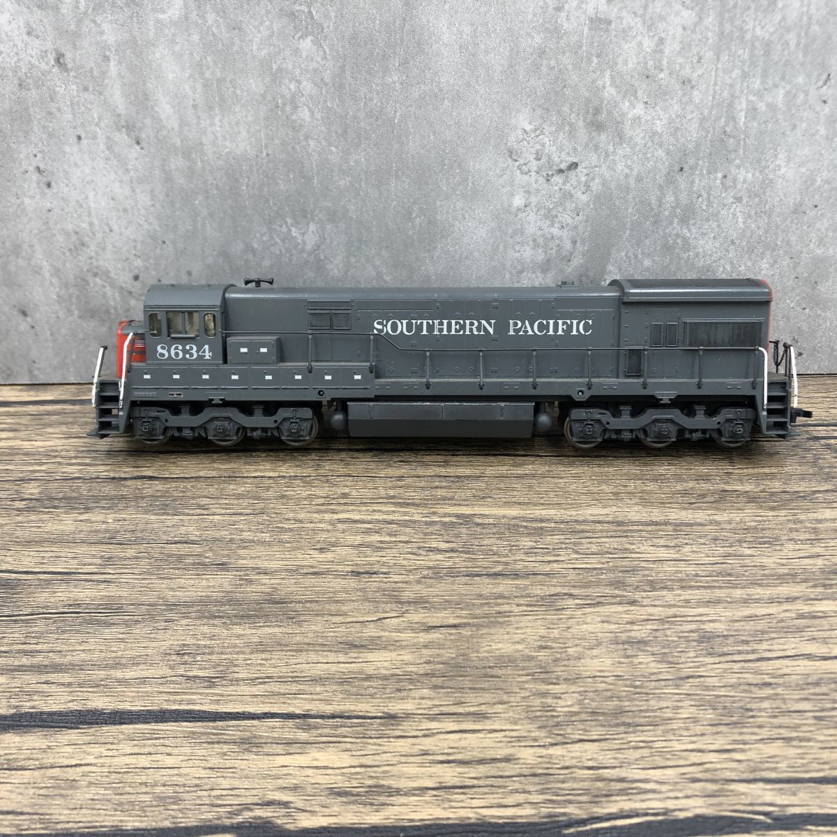 SOUTHERN PACIFIC8634　塗装済モデル　HOゲージ 鉄道模型　コレクター放出品【311-209#60】_画像4