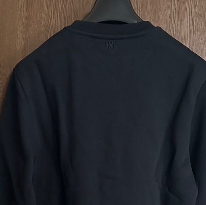 黒XS新品 AMI Parisブランドロゴ パッチ スウェット シャツ 長袖 黒XS新品 AMI Parisブランドロゴ パッチ スウェット シャツ 長袖
