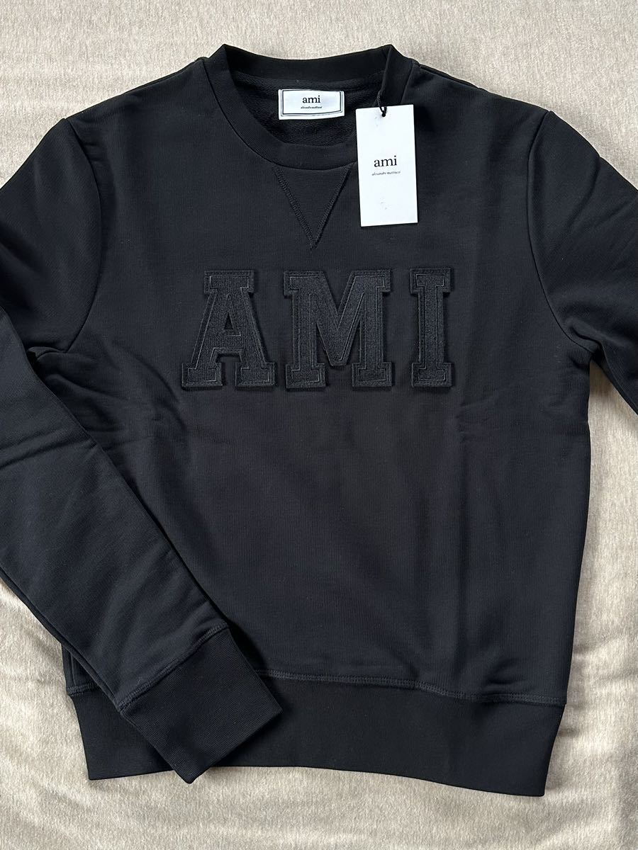 黒XS新品 AMI Parisブランドロゴ パッチ スウェット シャツ 長袖 黒XS新品 AMI Parisブランドロゴ パッチ スウェット シャツ 長袖
