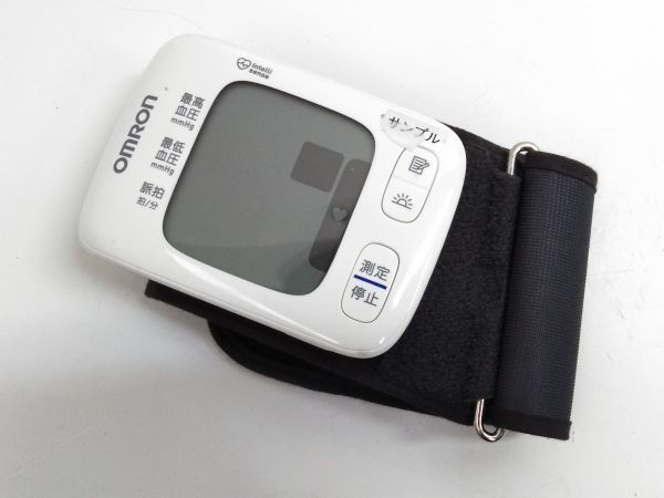 ▲展示品 オムロン 手首式血圧計 HEM-6234 血圧計 OMRON 1211B-7 @60 ▲_画像1