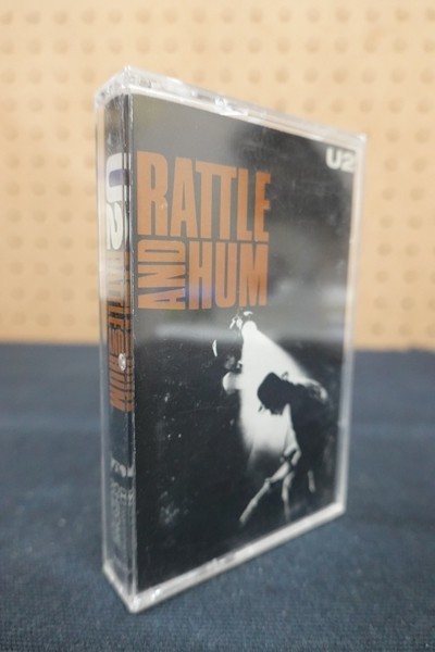 Ea09/■カセットテープ■U2 ユー・ツー RATTLE AND HUM_画像1