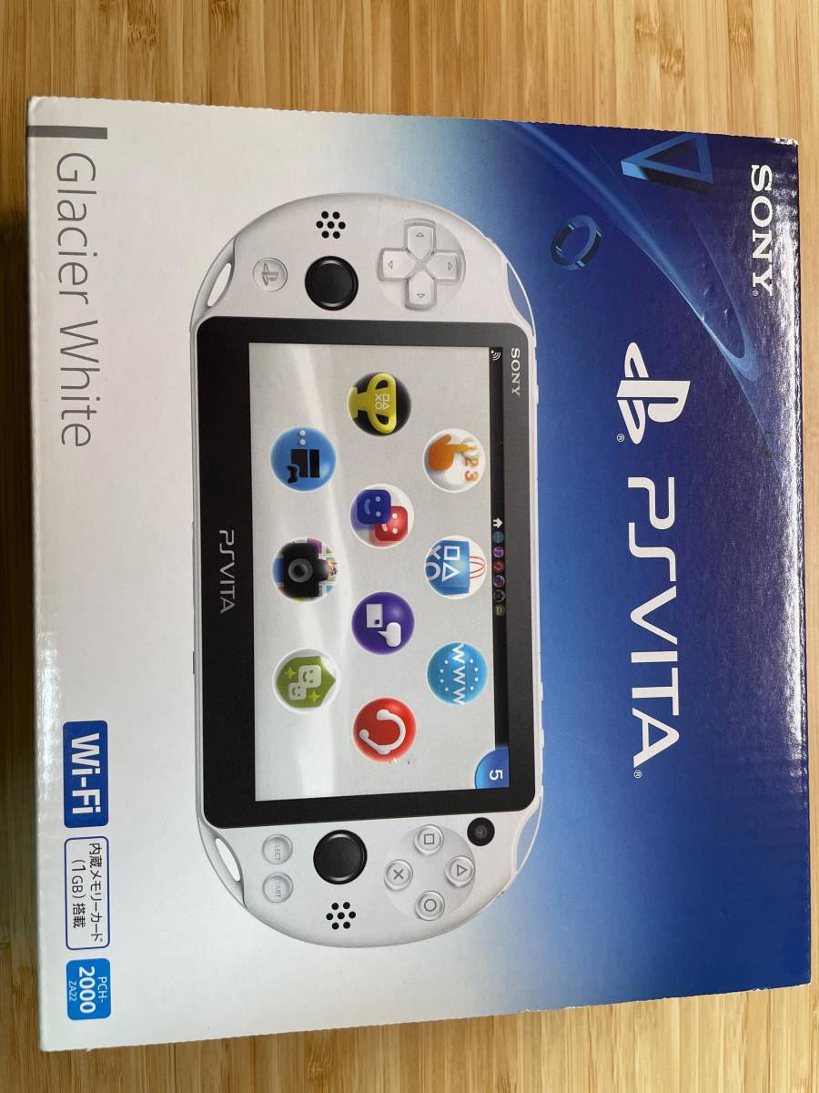 PlayStation Vita Wi-Fiモデル グレイシャー・ホワイト (PCH-2000ZA22) + PS Vita メモリーカード + ソフト2本