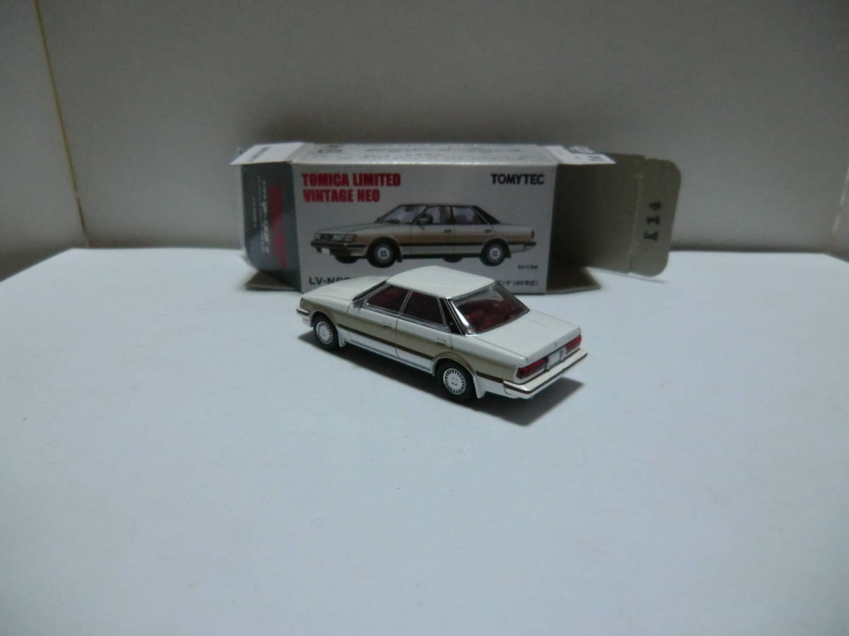 【TOMICA LIMITED ＶＩＮＴＡＧＥ NEO現状品】LV-N98 トヨタ マ-クⅡ４ドアHTグランデ（86年式）PW/Gボディ+赤茶内装＆専用タイヤ装着品_画像8