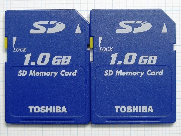 ★TOSHIBA ＳＤメモリーカード １ＧＢ ２枚 中古★送料６３円～ _画像1