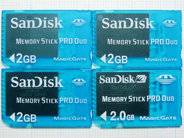 ★SanDisk メモリースティック PRODuo 2GB ４枚 中古★送料６３円～_画像1