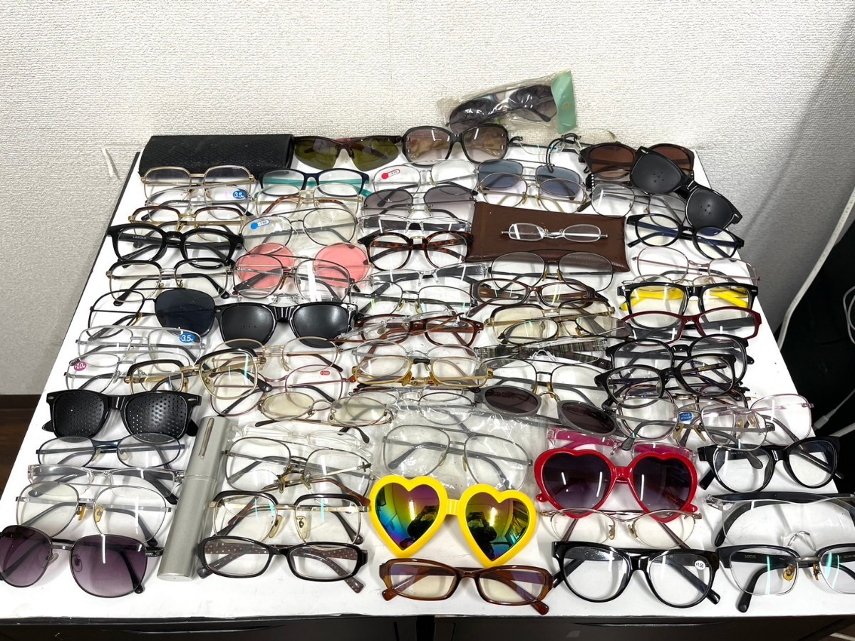 E996　サングラス　眼鏡　メガネ　老眼鏡　大量　まとめ売り　VALENTINO CHRISTY　TITAN-P　12KGF　marimekko　他　レディース　メンズ_画像1