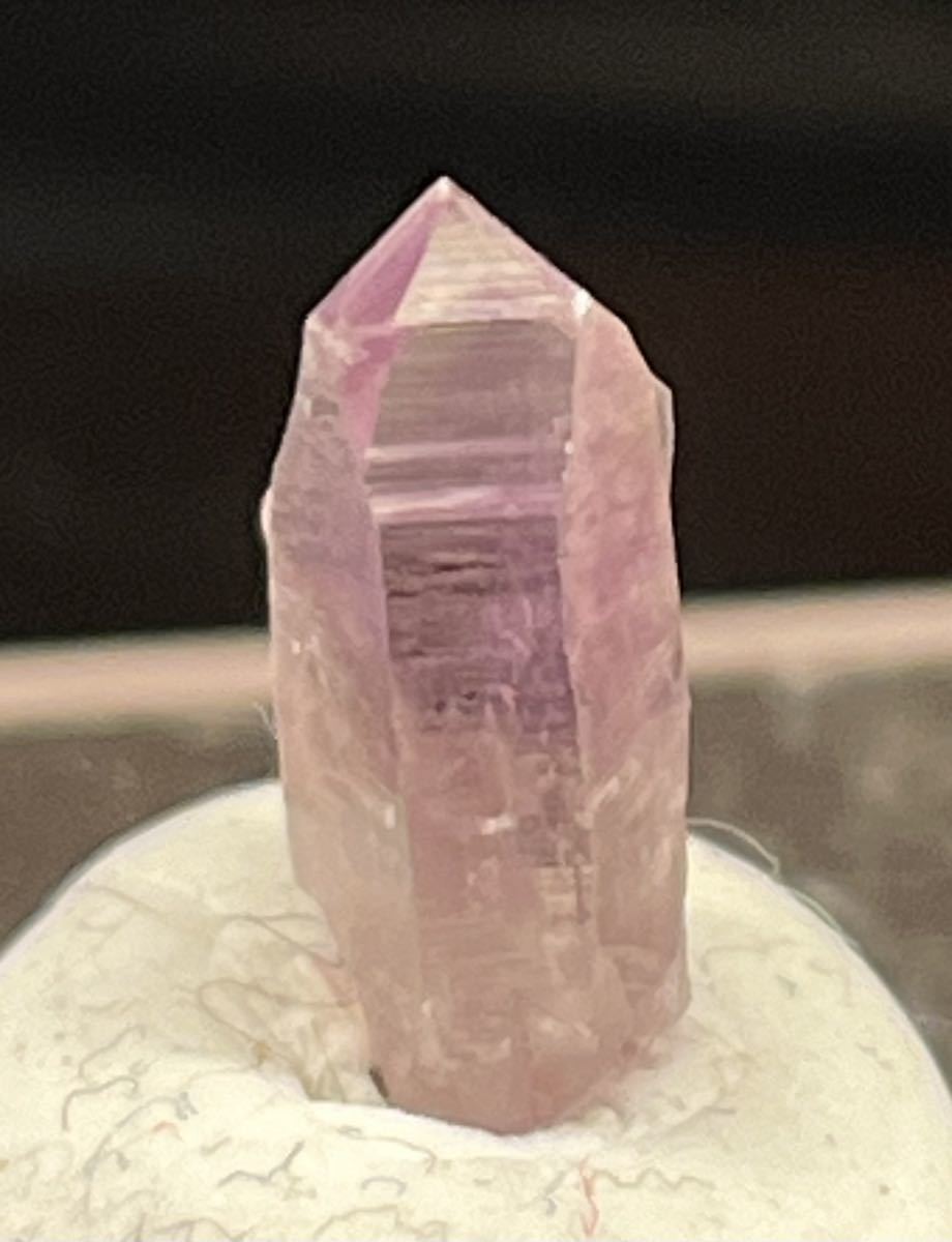雨塚山産　紫水晶結晶原石　透明度高　濃紫色　トップに僅かな傷　14×5×4(mm)_画像2