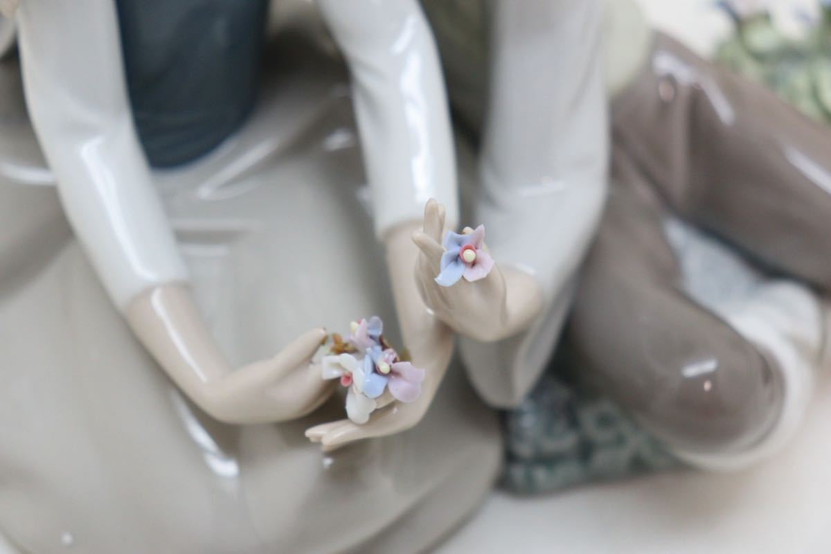 リヤドロ LLADRO 早熟な求愛 NO 5072 フィギュリン 陶器人形 リヤドロ LLADRO 早熟な求愛 NO 5072 フィギュリン 陶器人形