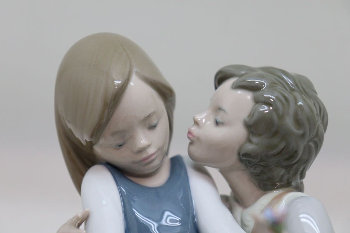 リヤドロ LLADRO 早熟な求愛 NO 5072 フィギュリン 陶器人形 リヤドロ LLADRO 早熟な求愛 NO 5072 フィギュリン 陶器人形