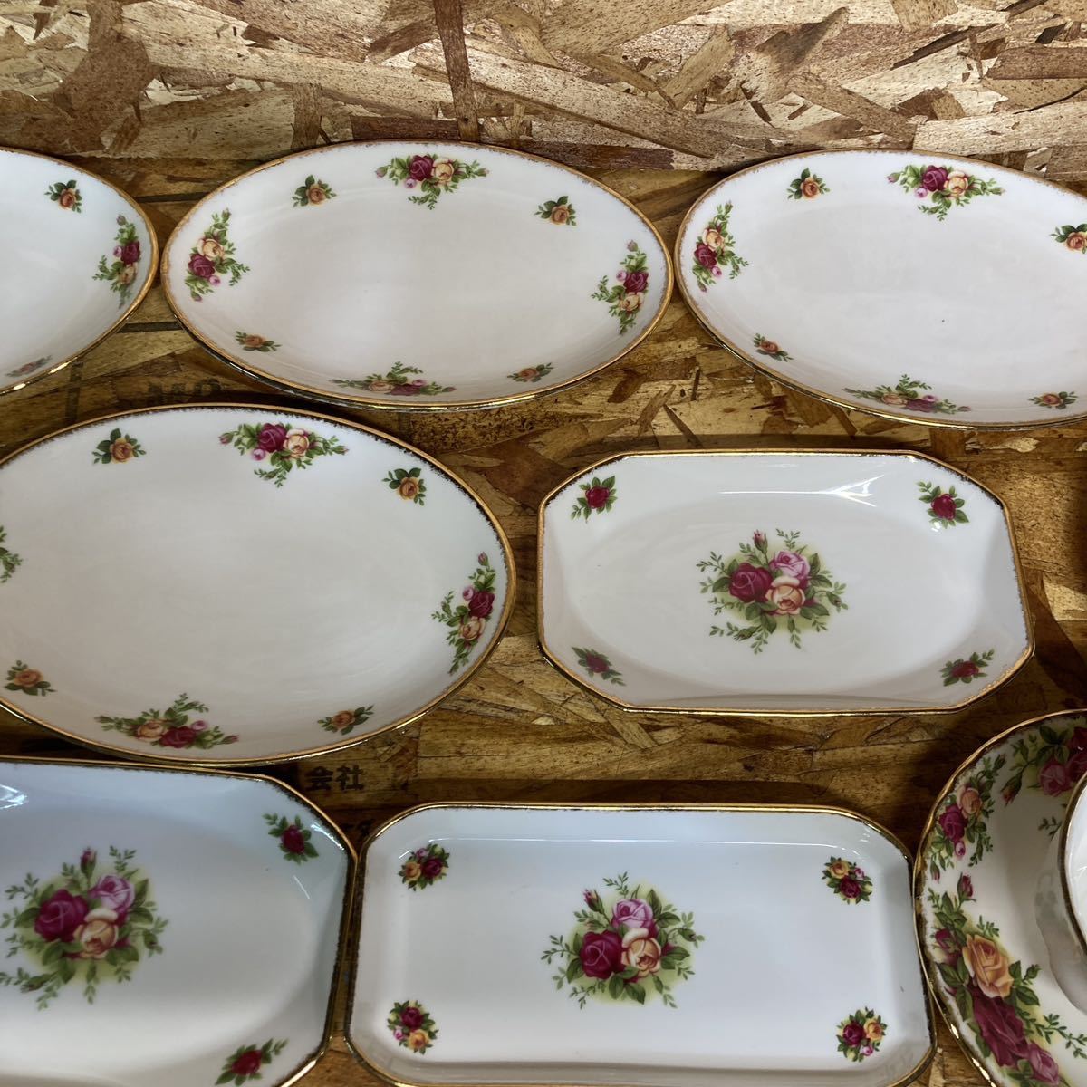 ロイヤルアルバート ROYAL ALBERT 16個　セット　金　ティーカップ カップ&ソーサー　old country roses BONE CHINA カップ　洋食器　食器_画像4