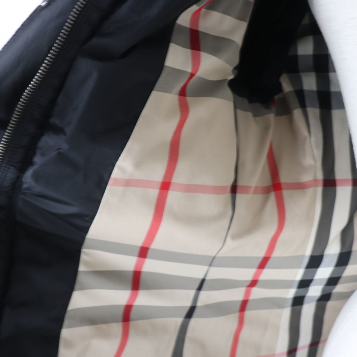 美品★BURBERRY BRIT バーバリーブリット 裏地ノバチェック柄 ベルト・フード付 ZIP UP 中綿ロングコート レディース 40 ブラック_画像5