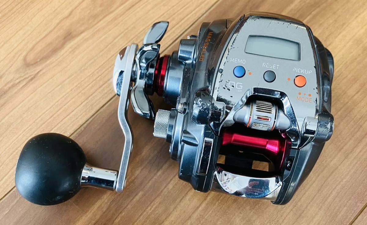 Daiwa Seaborg 200J-L left steering wheel electrification possibility . with  defect present condition goods DAIWA SEABORG200J-L Daiwa electric reel :  Real Yahoo auction salling
