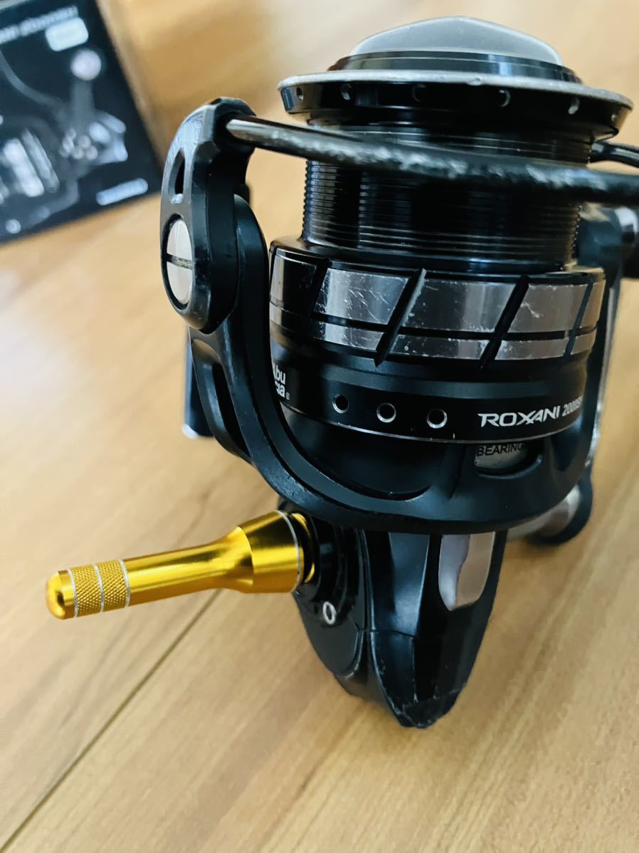 アブガルシア ロキサーニ2000SH 箱、取説、ゴメクサスリールスタンド付 シーバス、アジング、エギング等 AbuGarcia ROXANI 2000SH_画像5