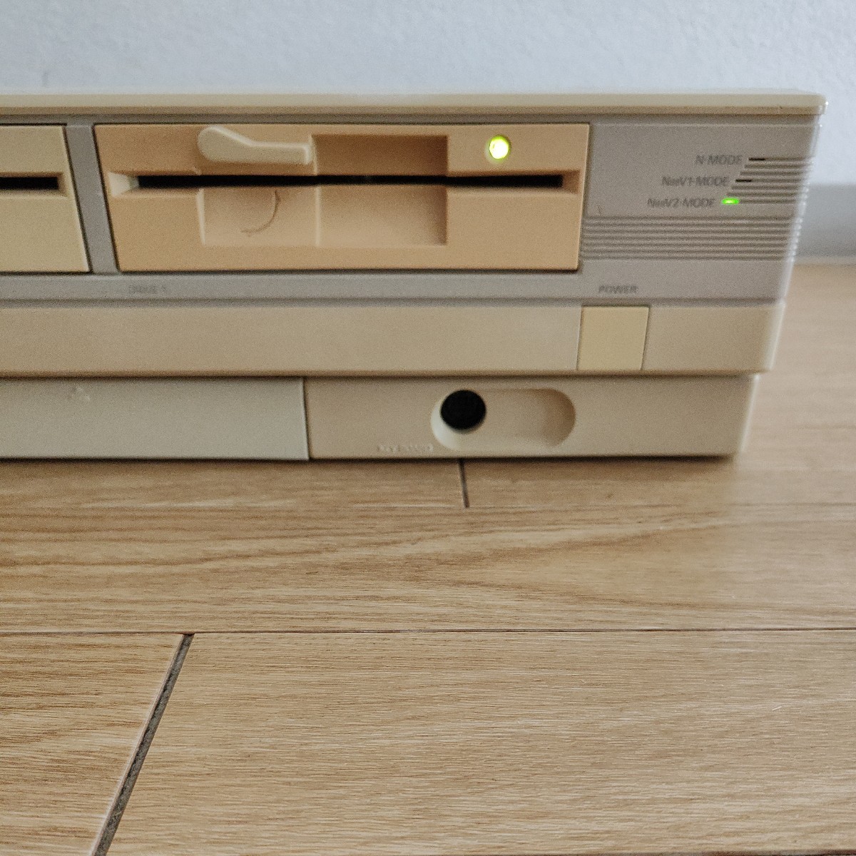 中古ジャンク★NEC　旧型PC/パソコン　PC-8801MKⅱSR PC-8801MK2SR パーソナルコンピューター　レトロPC/パソコン　PC-8801 _画像3