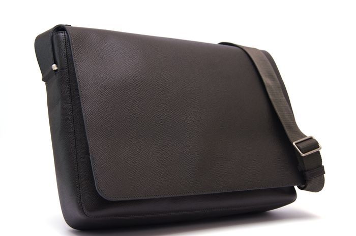 Dunhill - 【極美品】dunhill ダンヒル ショルダーバッグ PVC