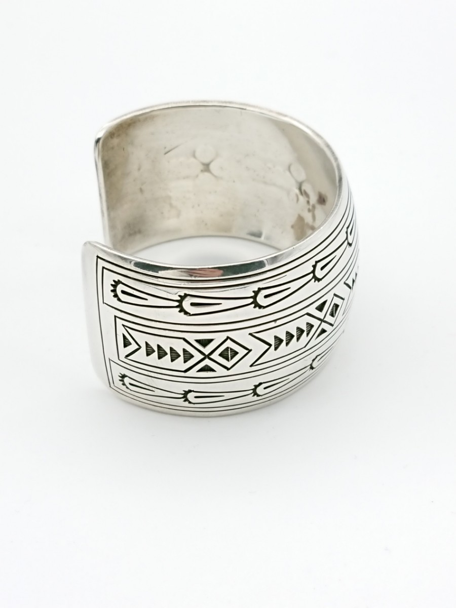  Indian jewelry JOE DELGARITO silver bangle Navajo stamp 
