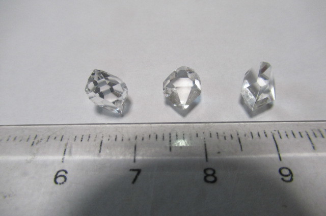 ハーキマーダイヤモンドダブル端末　結晶　3Aグレイド　3個　４cts　 USA、透明度高く、キズ少ないレアー品_画像2
