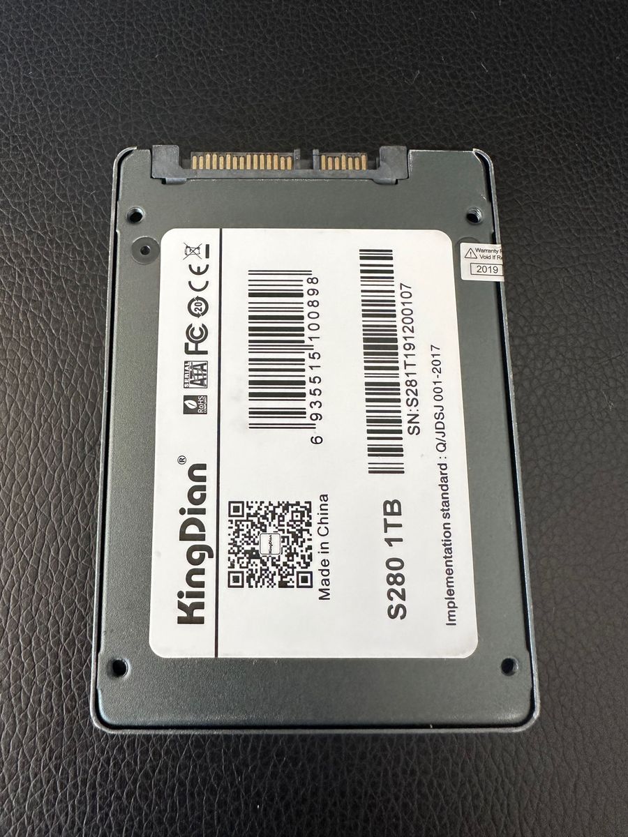 2.5インチSSD 1TB 未使用品